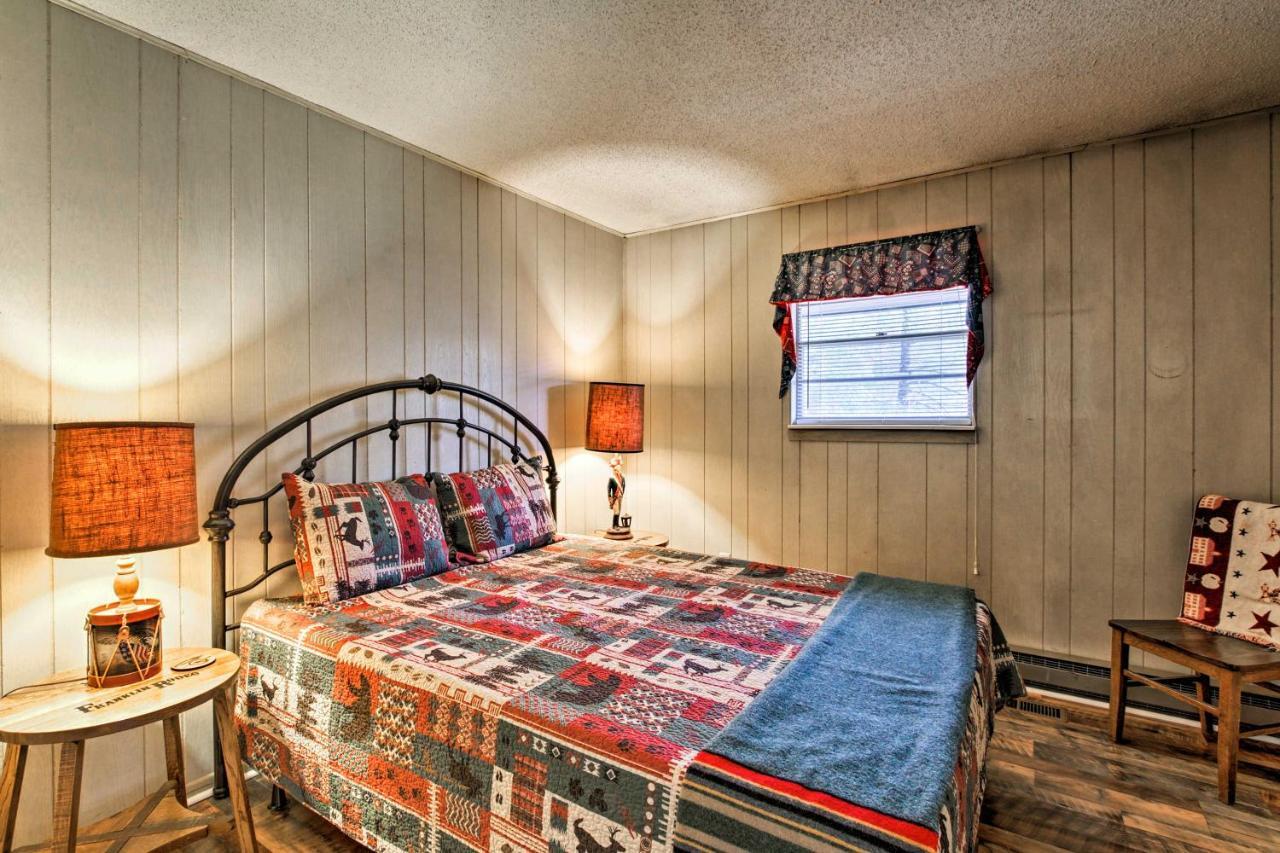 Quiet Cabin With Mountain Views About 3 Mi To 개틀린버그 외부 사진